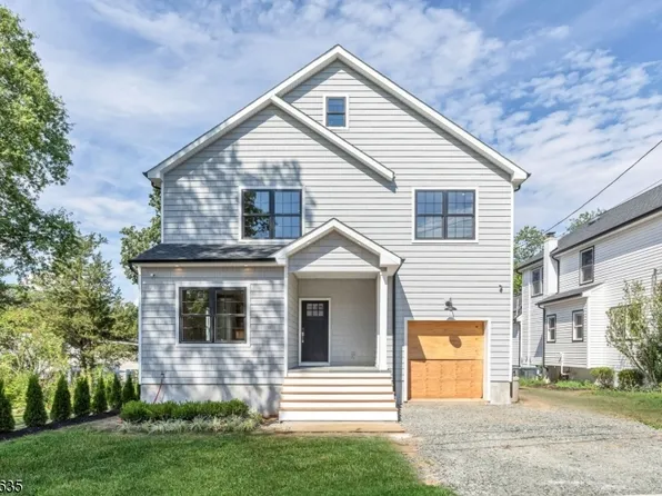 2 Pine Tree Ter, Madison Boro, NJ 07940