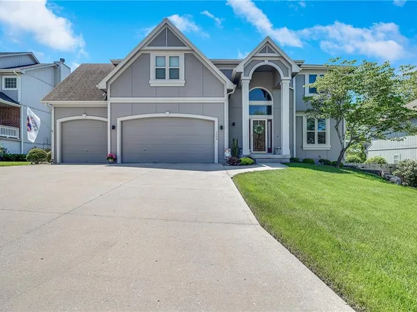 1504 NE Craigievar Dr, Blue Springs, MO 64014