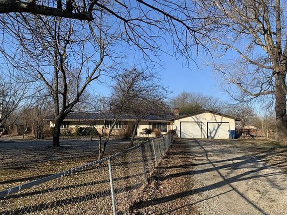 4th image of 7210 N 119th Ave E