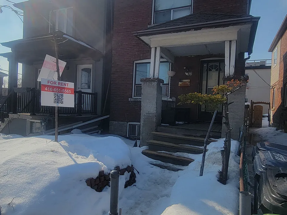 82 Mulock Ave #1
