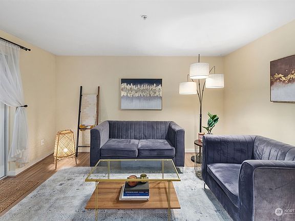 3rd image of 10744 Greenwood Avenue N #103