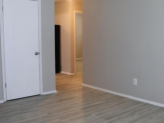 5th image of 5389-5391 Aspen Ave #91