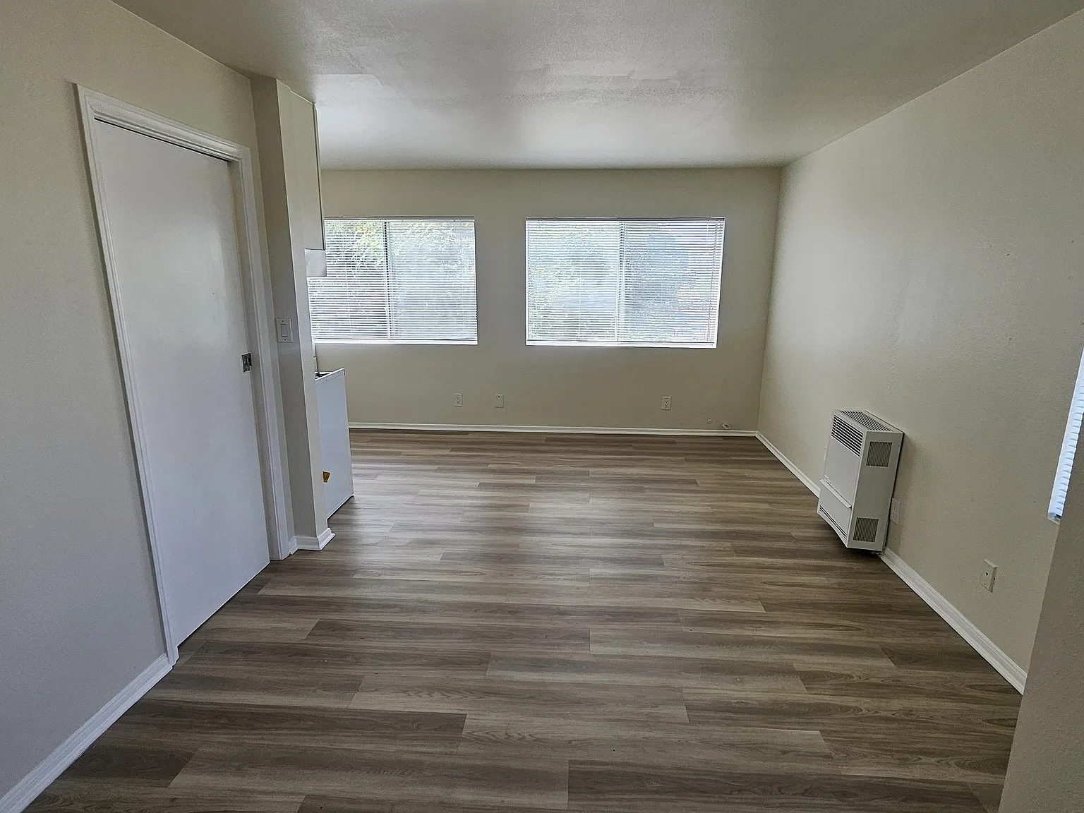 Studio, 350 sqft, $1,495 — Photo 2