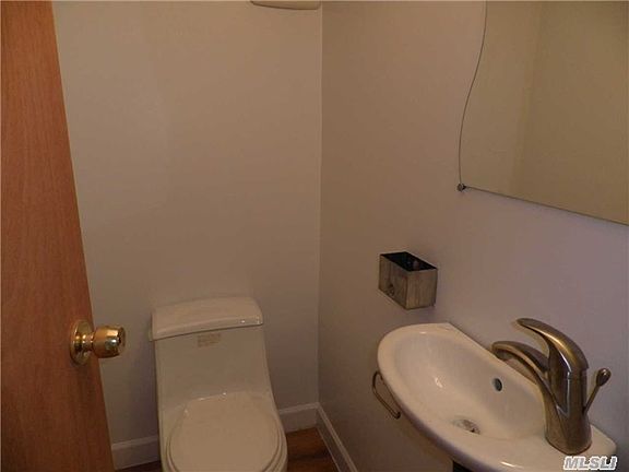 3rd image of 2260 38th St