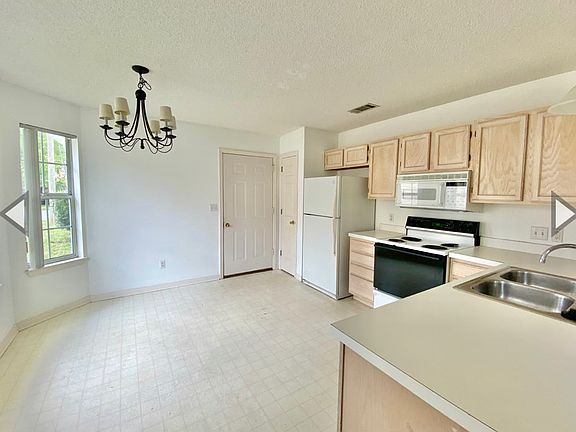 4th image of 1914 Summer Hills Ln
