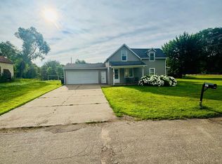 802 5th St NE, Little Falls, MN 56345