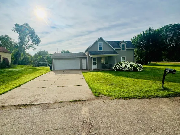 802 5th St NE, Little Falls, MN 56345