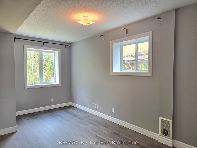 93 Allegra Dr #LOWER — Photo 14