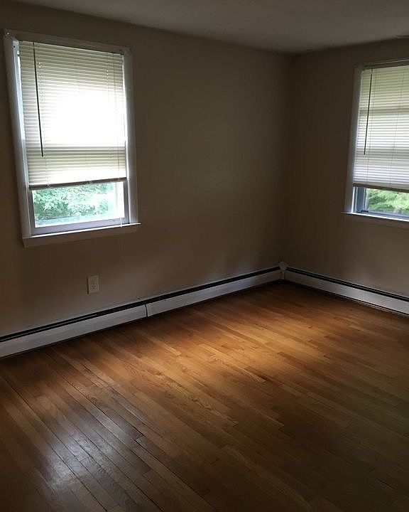 1st image of 12 Wildwood Dr