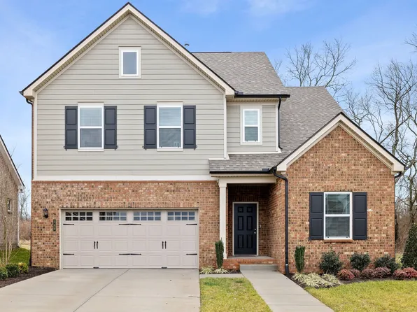 390 Triple Crown Cir, Gallatin, TN 37066