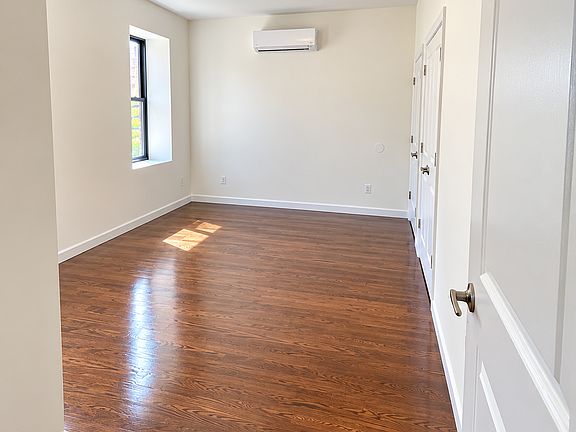 2nd image of 162 Gregory Ave APT D1