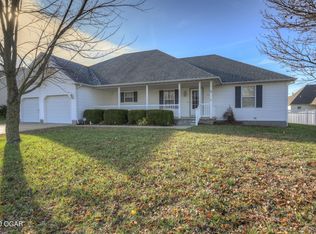 2517 Jonathan St, Carthage, MO 64836