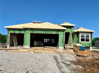 22900 S Ridgeview Dr, Peculiar, MO 64078