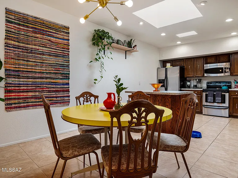1341 E Ellis Dr — Photo 8
