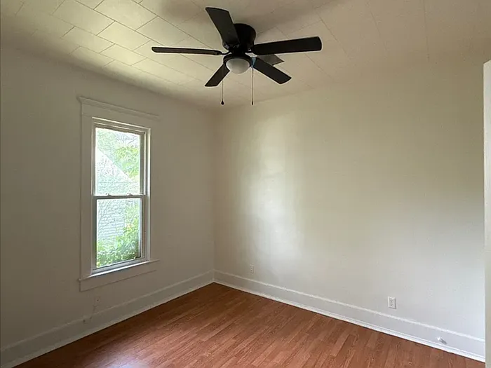 149 S Dixon Ave — Photo 8
