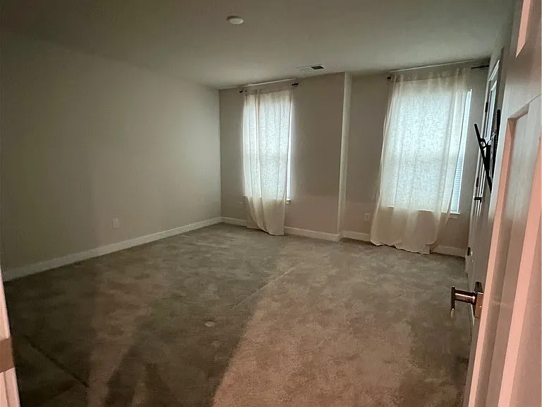 153 Melinda Ct — Photo 31