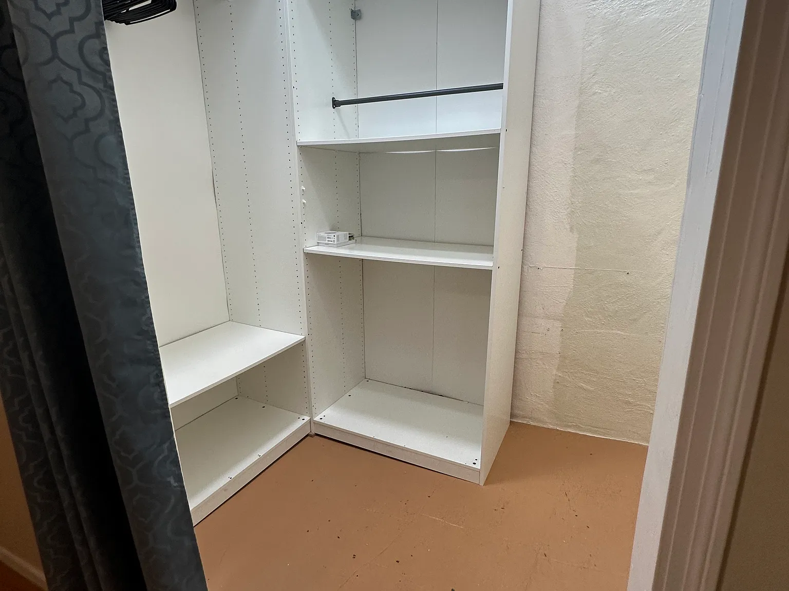 3 bed, $1,100 — Photo 4