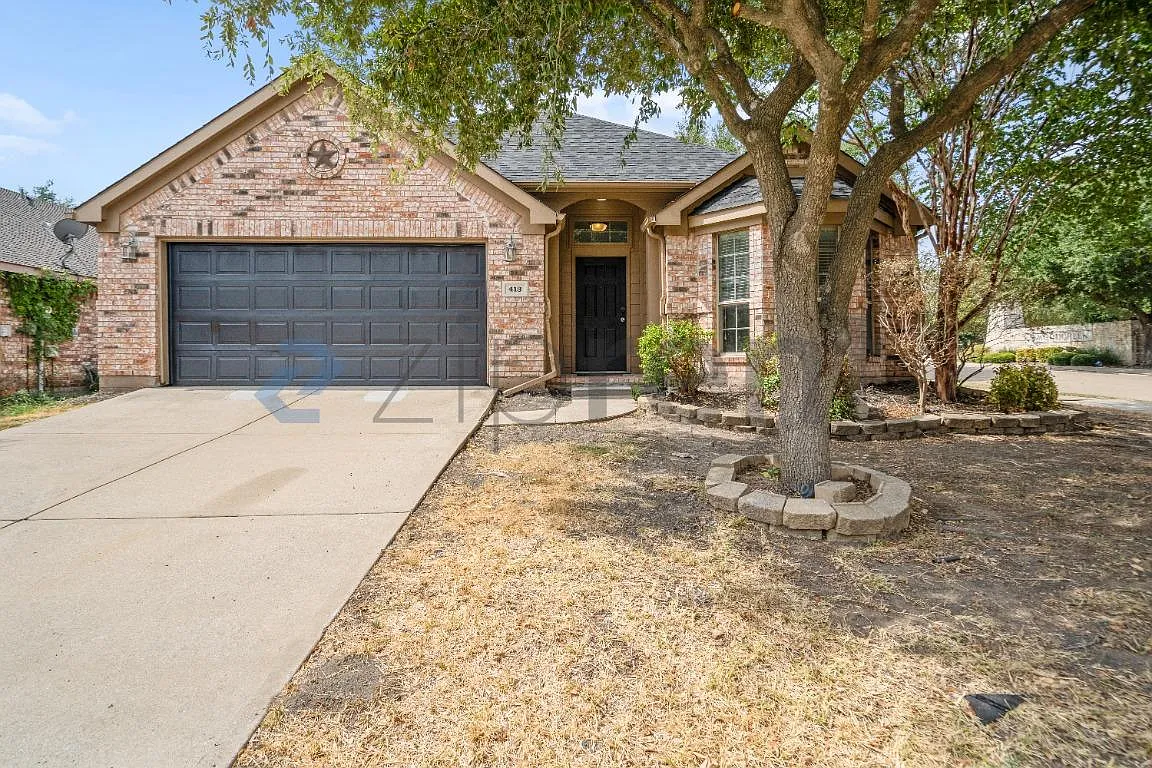 3 bed, 2112 sqft, $2,150 — Photo 2