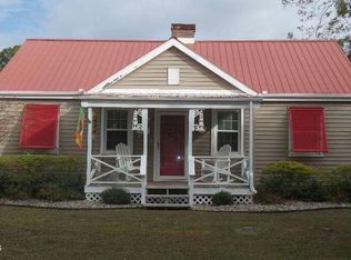 2707 Homes Dr, Morehead City, NC 28557