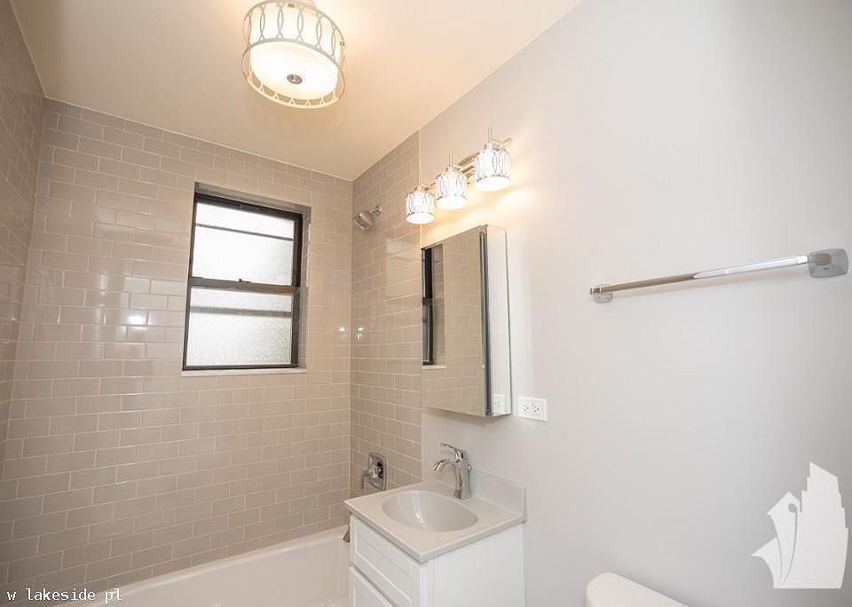 1st image of 821 W Lakeside Ave #1528