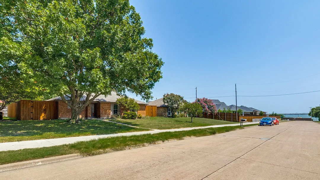 4 bed, 1788 sqft, $2,200 — Photo 3