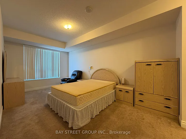 11211 Yonge St #1002 — Photo 6