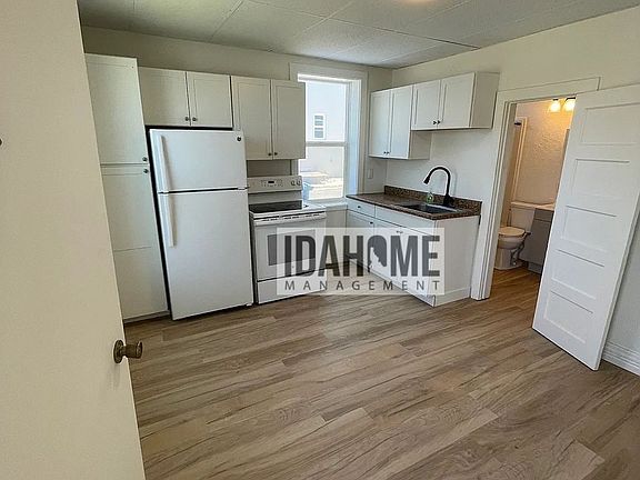 2nd image of 411-417 E Halliday St #33737C2F