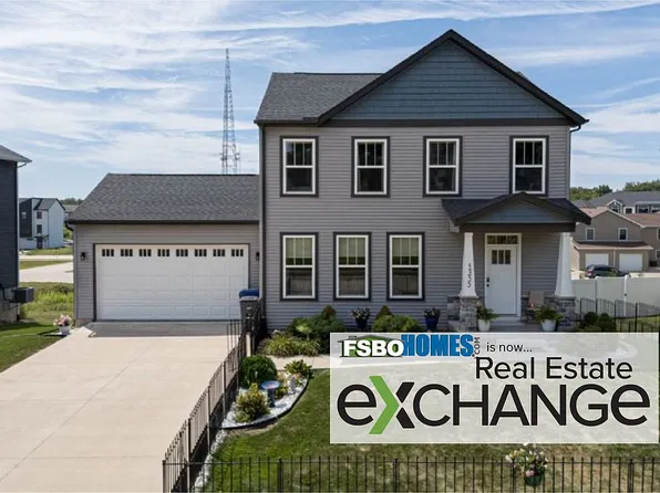 3355 Glenbrook Cir N, Bettendorf, IA 52722