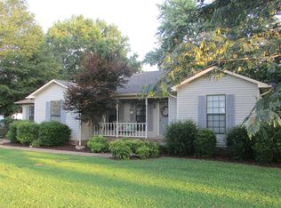 3 Gene Dr, Lawrenceburg, TN 38464