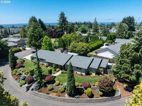 3116 NW Lakeridge Dr, Vancouver, WA 98685