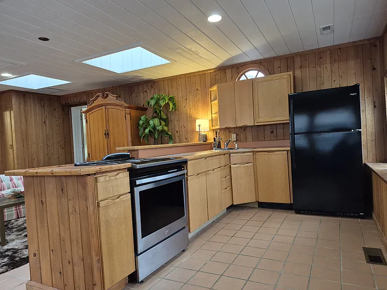 914 Riverside Ave — Photo 10