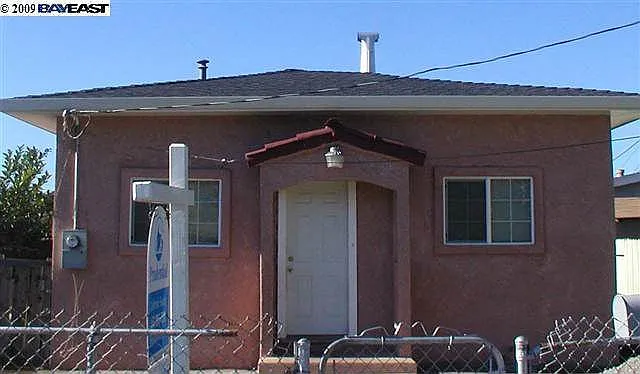 22915 Grand St photo 1