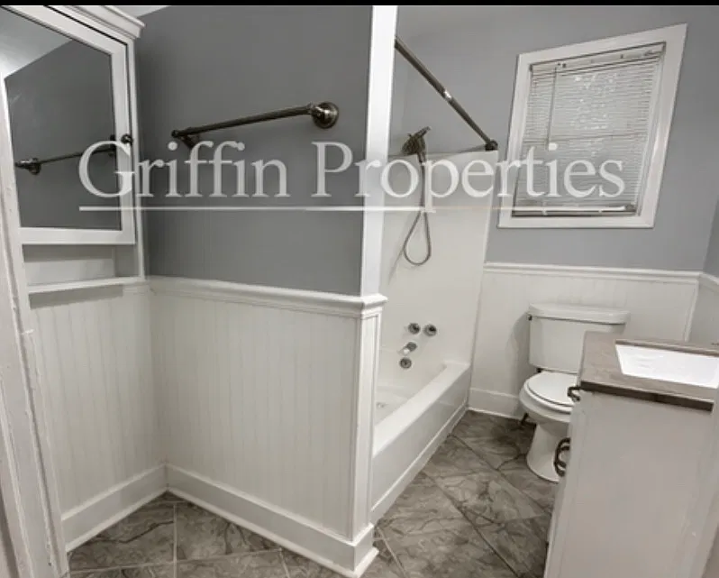 2 bed, 1053 sqft, $1,600 — Photo 3