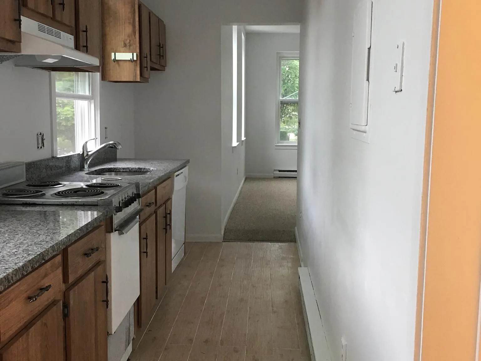 1 bed, 900 sqft, $1,700 — Photo 2