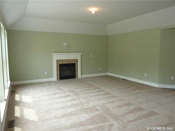 5th image of 219 Sibley Ct