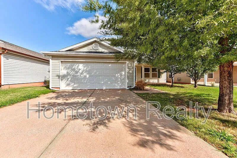 3 bed, 2.0 bath, 1522 sqft, $1,795 — Photo 2