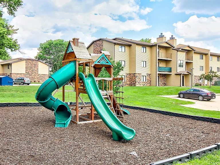 Oakwood Trail Apartments — Photo 23