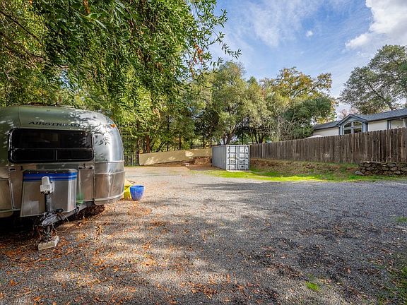 4th image of 1098 W Standley Street