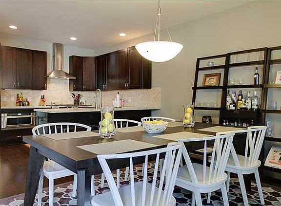 4th image of 639 S Grant Ave #16
