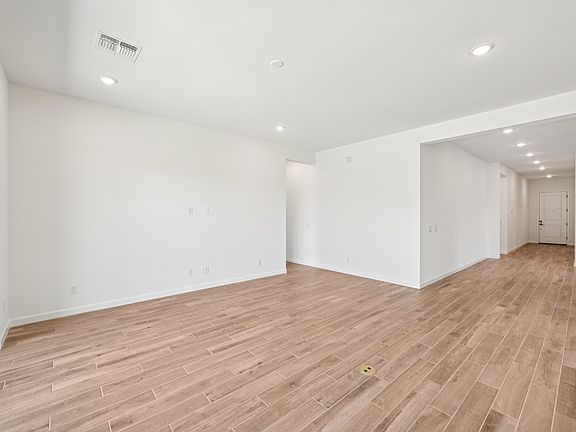 Madera - Aspen Interior Image 2