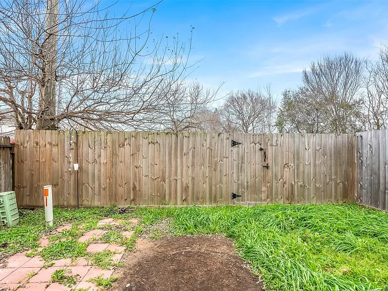 13223 Southpoint Ln — Photo 34