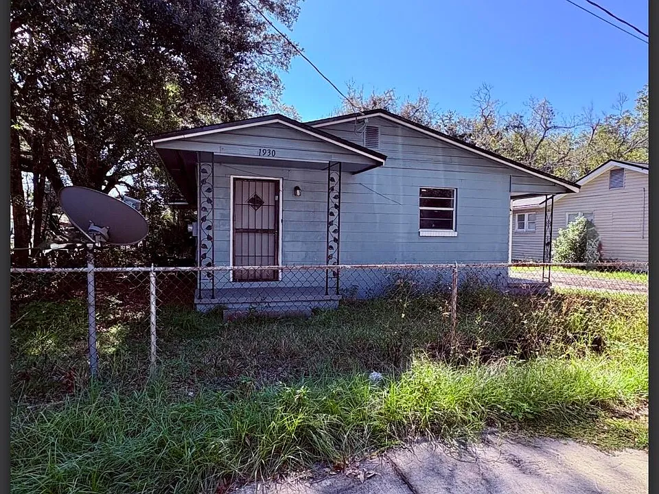 1930 W 6th St