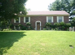 113 Knoll Dr, La Follette, TN 37766