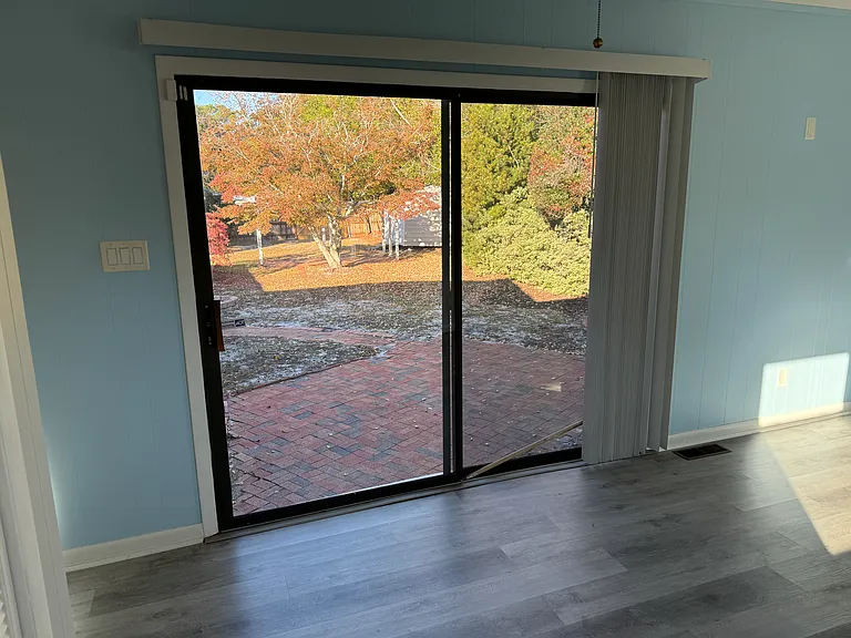 209 Oak Leaf Dr — Photo 11