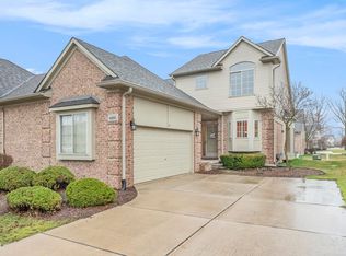 40810 Suffield Dr, Clinton Township, MI 48038