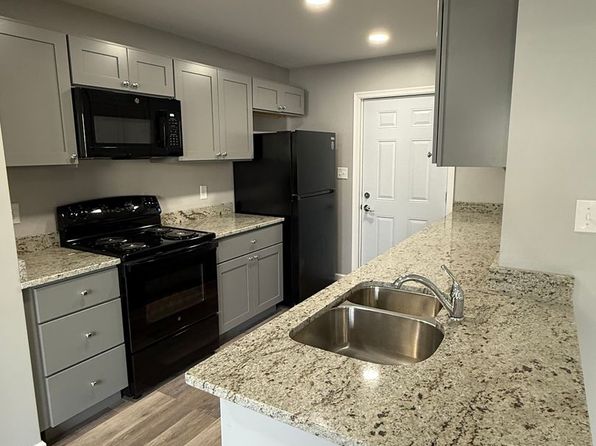 1136 S Main St Floor 1