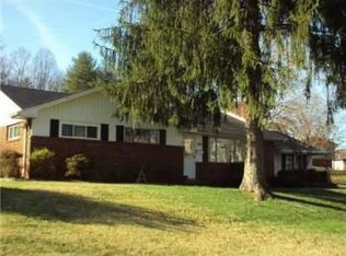 112 Bryant Lake Rd, Cross Lanes, WV 25313