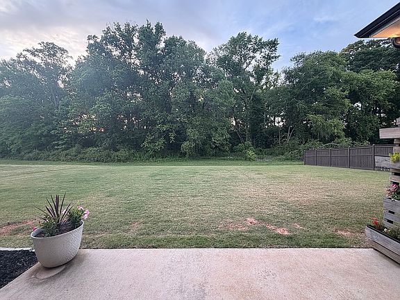 5th image of 443 Peach Orchard Ln