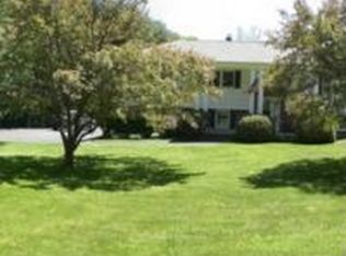 62 Jeremiah Rd, Sandy Hook, CT 06482