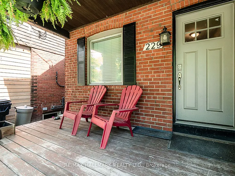 229 Kingston Rd #MAIN LOWER — Photo 29